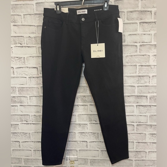 DL1961 Denim - NWT! Women’s DL1961 Emma low rise instasculpt skinny black jeans Size 33